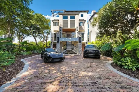 5860 Paradise Point Drive Palmetto Bay FL 33157