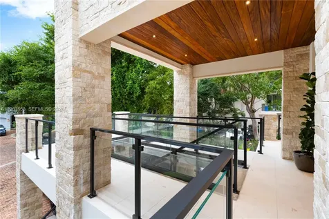 5860 Paradise Point Drive Palmetto Bay FL 33157