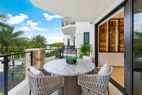 5860 Paradise Point Drive Palmetto Bay FL 33157