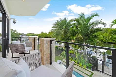 5860 Paradise Point Drive Palmetto Bay FL 33157