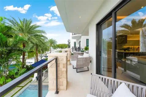 5860 Paradise Point Drive Palmetto Bay FL 33157