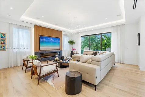 5860 Paradise Point Drive Palmetto Bay FL 33157