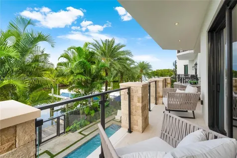 5860 Paradise Point Drive Palmetto Bay FL 33157