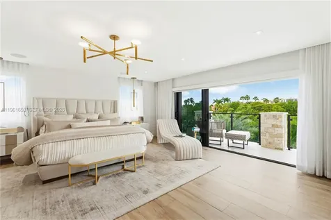 5860 Paradise Point Drive Palmetto Bay FL 33157