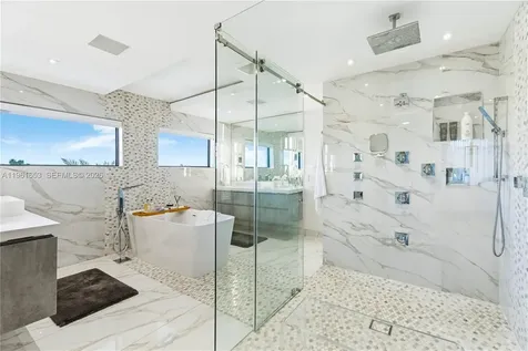 5860 Paradise Point Drive Palmetto Bay FL 33157