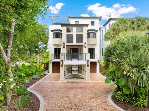 5860 Paradise Point Drive Palmetto Bay FL 33157