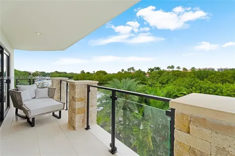 5860 Paradise Point Drive Palmetto Bay FL 33157