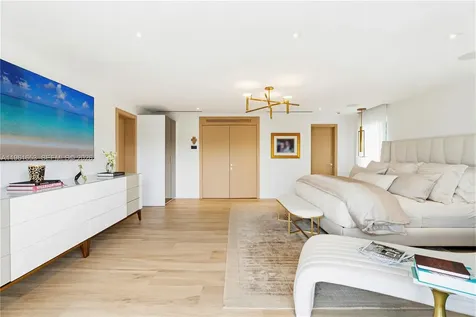 5860 Paradise Point Drive Palmetto Bay FL 33157