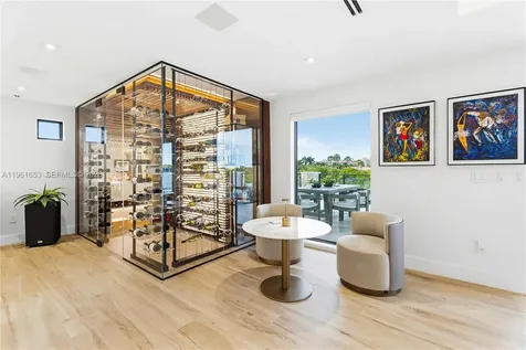 5860 Paradise Point Drive Palmetto Bay FL 33157