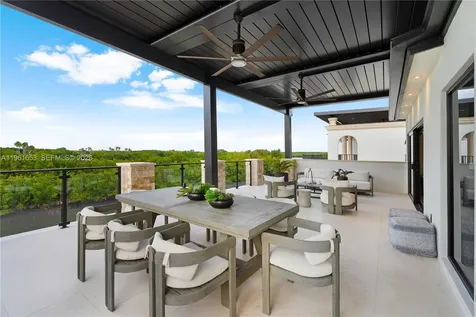 5860 Paradise Point Drive Palmetto Bay FL 33157