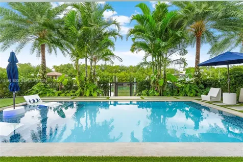 5860 Paradise Point Drive Palmetto Bay FL 33157