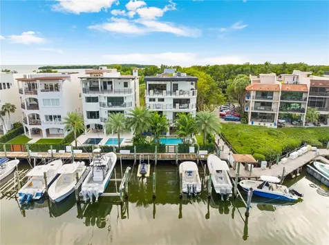 5860 Paradise Point Drive Palmetto Bay FL 33157