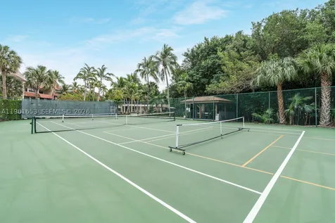 5860 Paradise Point Drive Palmetto Bay FL 33157