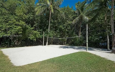 5860 Paradise Point Drive Palmetto Bay FL 33157