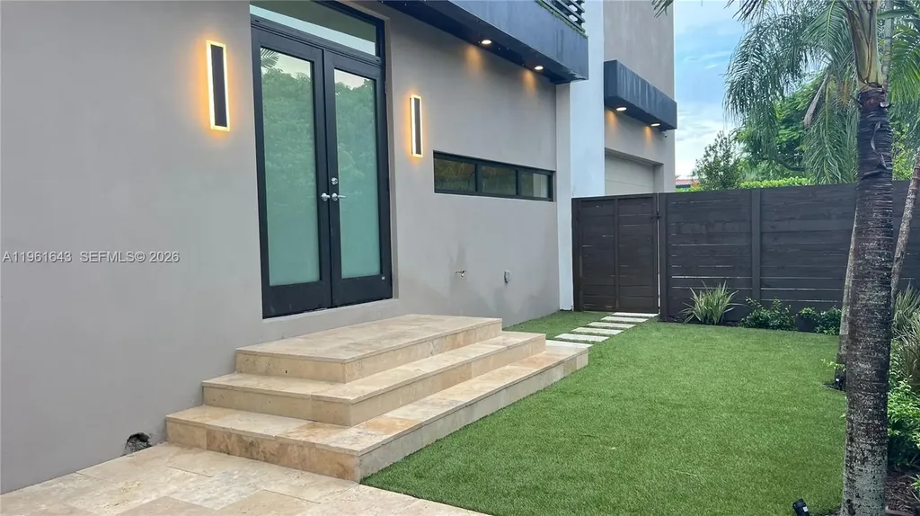 1700 NE 18th Street Fort Lauderdale FL 33305