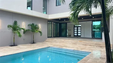 1700 NE 18th Street Fort Lauderdale FL 33305