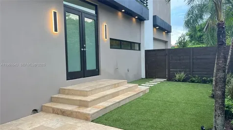 1700 NE 18th Street Fort Lauderdale FL 33305