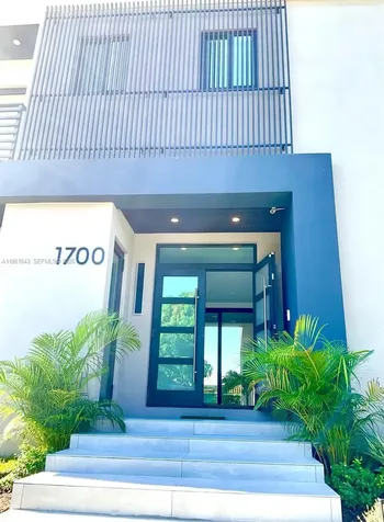 1700 NE 18th Street Fort Lauderdale FL 33305