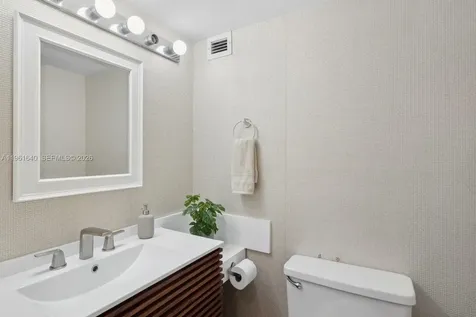 1020 Meridian Avenue Miami Beach FL 33139