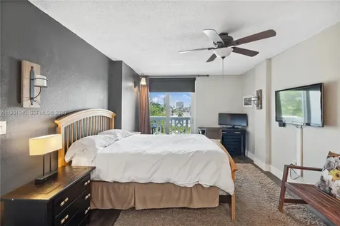 1020 Meridian Avenue Miami Beach FL 33139