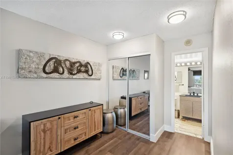1020 Meridian Avenue Miami Beach FL 33139