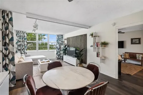 1020 Meridian Avenue Miami Beach FL 33139