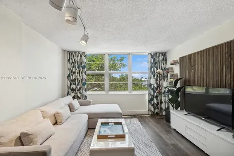1020 Meridian Avenue Miami Beach FL 33139