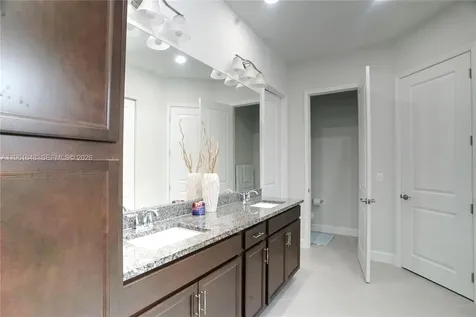 5770 Bristlecone Commoms Westlake FL 33470