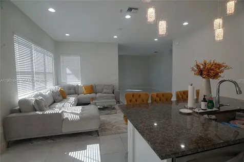 5770 Bristlecone Commoms Westlake FL 33470