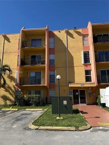 4805 NW 7th Street Miami FL 33126