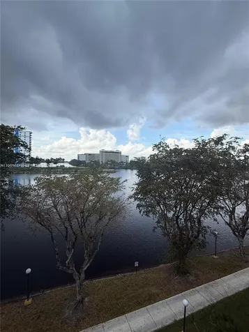 4805 NW 7th Street Miami FL 33126