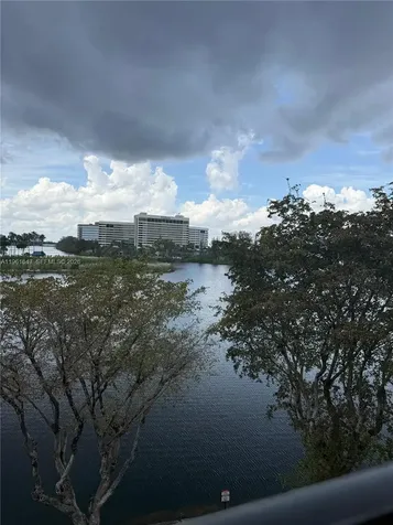 4805 NW 7th Street Miami FL 33126