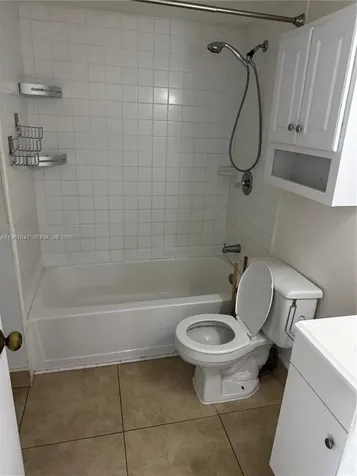 4805 NW 7th Street Miami FL 33126
