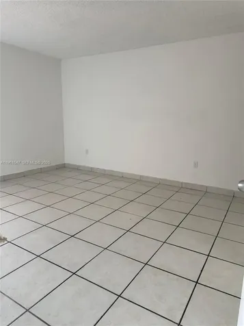 4805 NW 7th Street Miami FL 33126