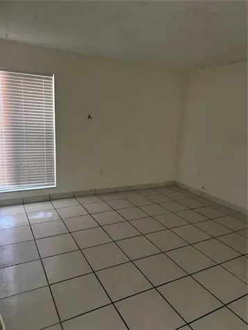 4805 NW 7th Street Miami FL 33126