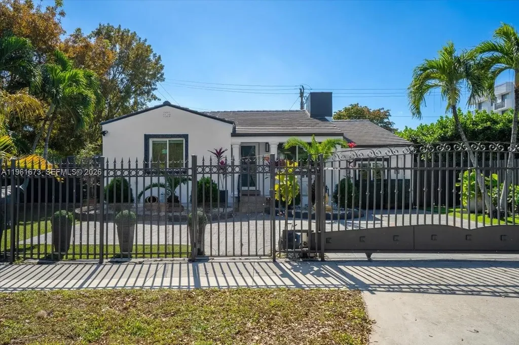 2400 SW 21st Terrace Miami FL 33145