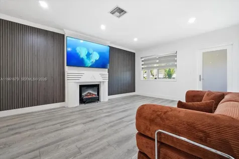 2400 SW 21st Terrace Miami FL 33145