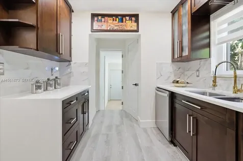 2400 SW 21st Terrace Miami FL 33145