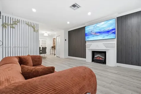 2400 SW 21st Terrace Miami FL 33145