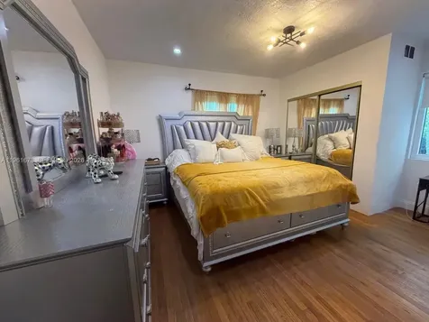 2400 SW 21st Terrace Miami FL 33145