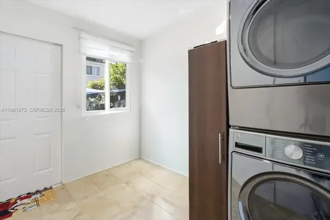 2400 SW 21st Terrace Miami FL 33145
