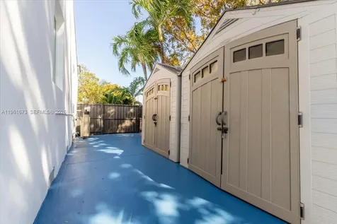 2400 SW 21st Terrace Miami FL 33145