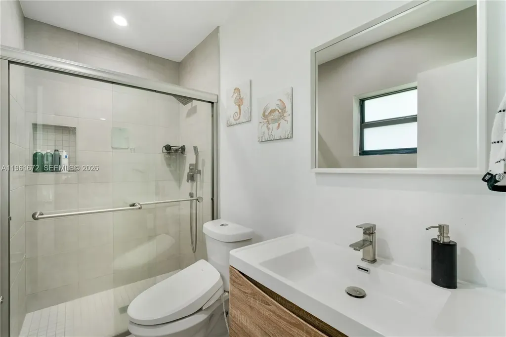 2701 NE 52nd Street Lighthouse Point FL 33064