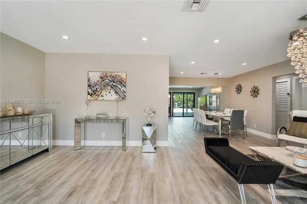 2701 NE 52nd Street Lighthouse Point FL 33064