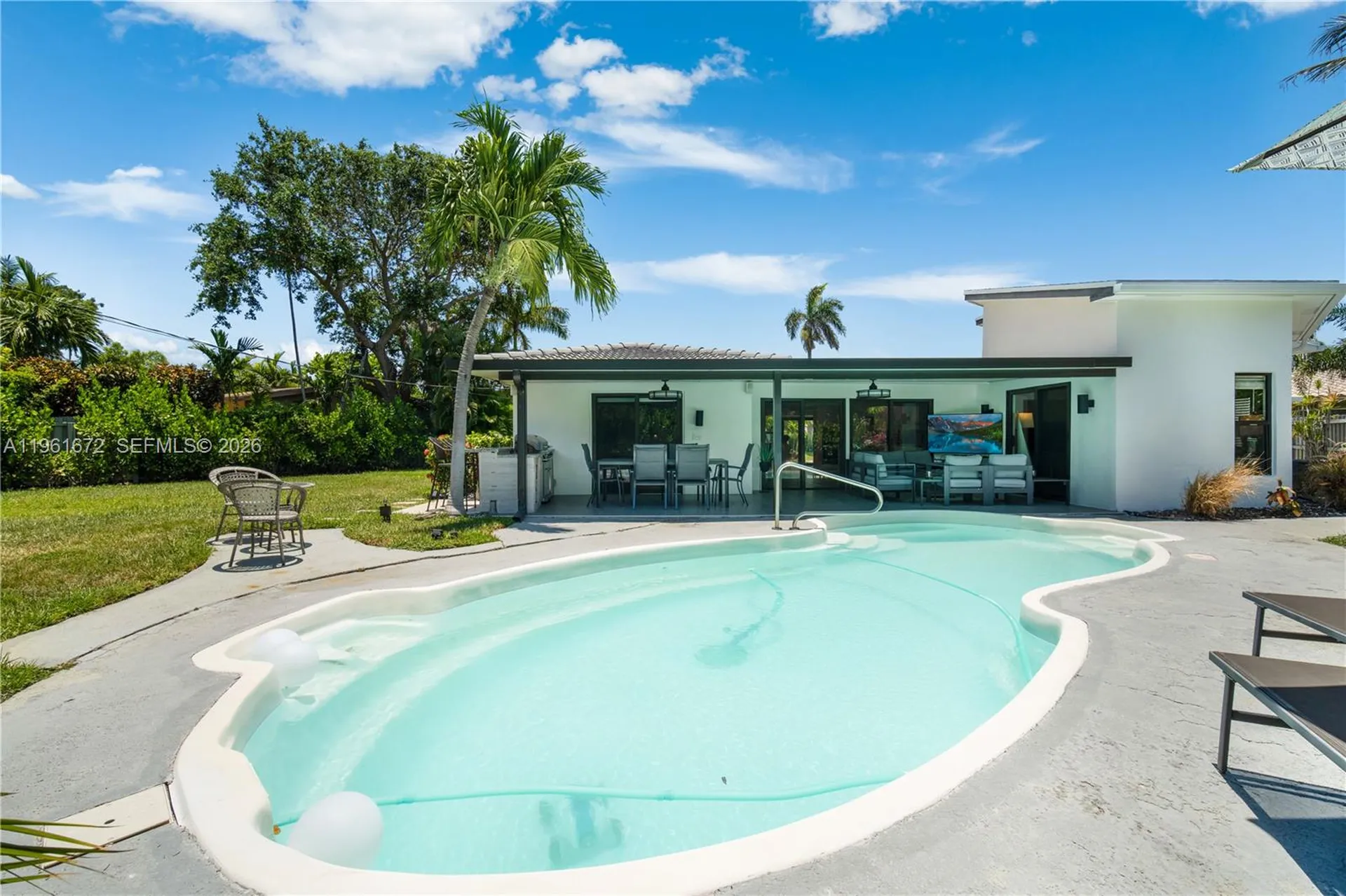 2701 NE 52nd Street Lighthouse Point FL 33064