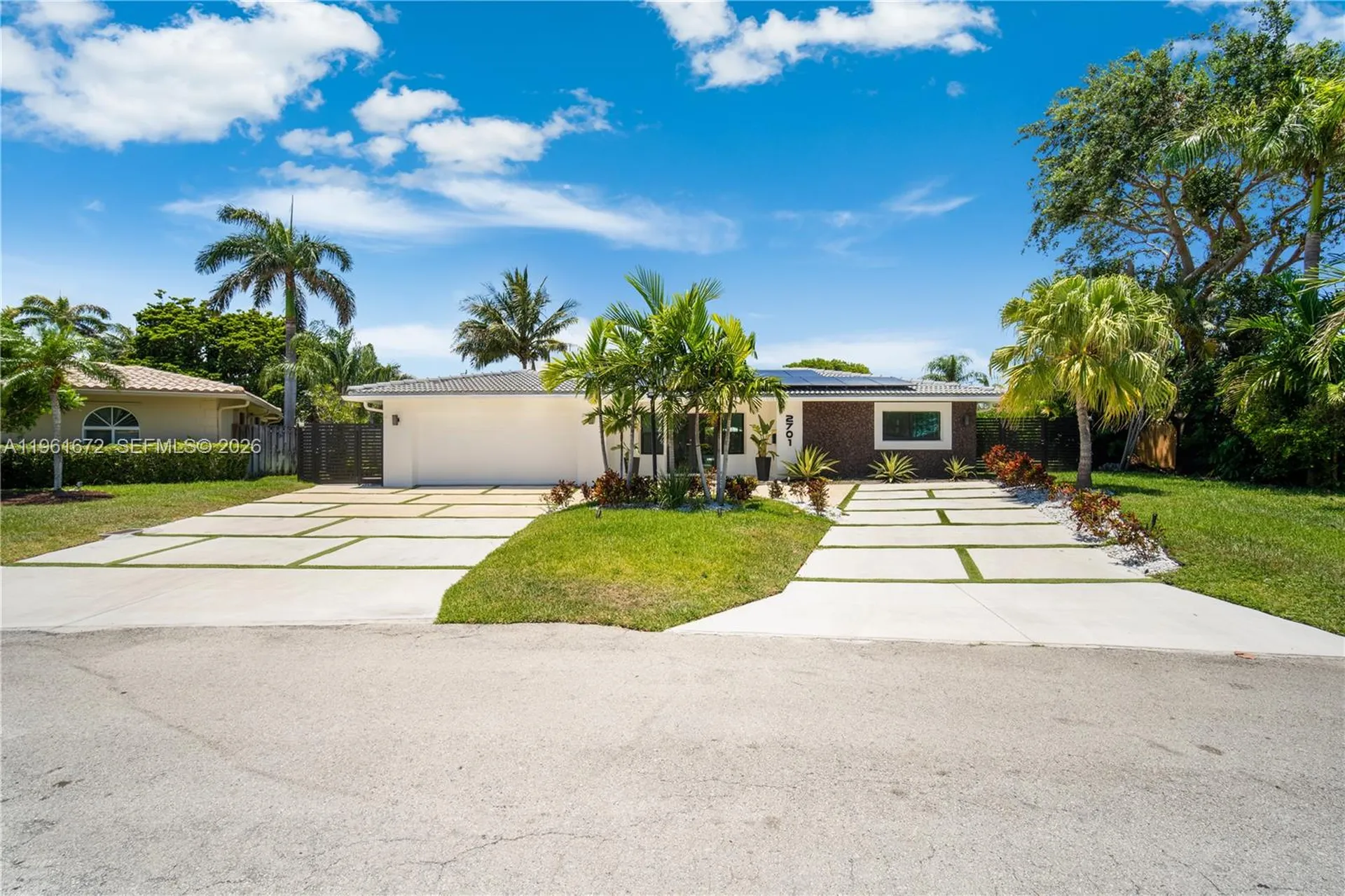 2701 NE 52nd Street Lighthouse Point FL 33064