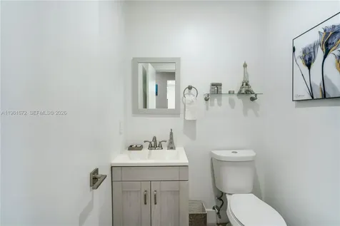 2701 NE 52nd Street Lighthouse Point FL 33064