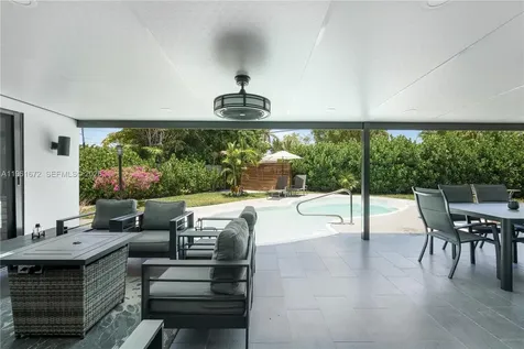 2701 NE 52nd Street Lighthouse Point FL 33064