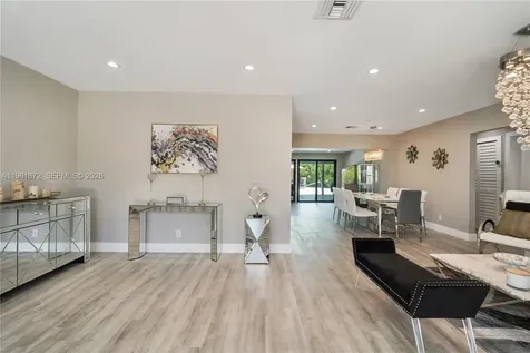2701 NE 52nd Street Lighthouse Point FL 33064