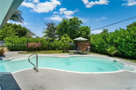 2701 NE 52nd Street Lighthouse Point FL 33064